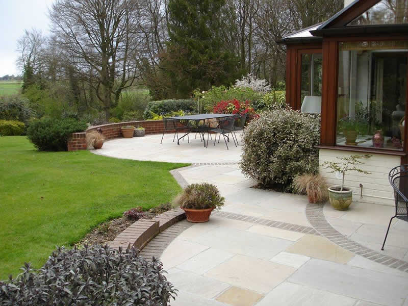 Patios uk. roger gladwell landscape and construction provide a ... Concrete decoración patio