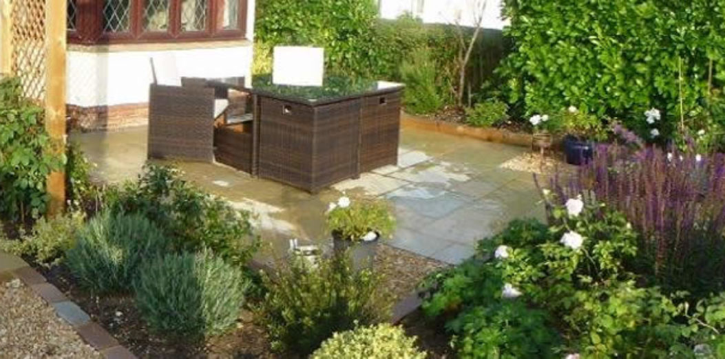 Cope With An Open Plan Front Garden, How To Plan A Garden Uk
