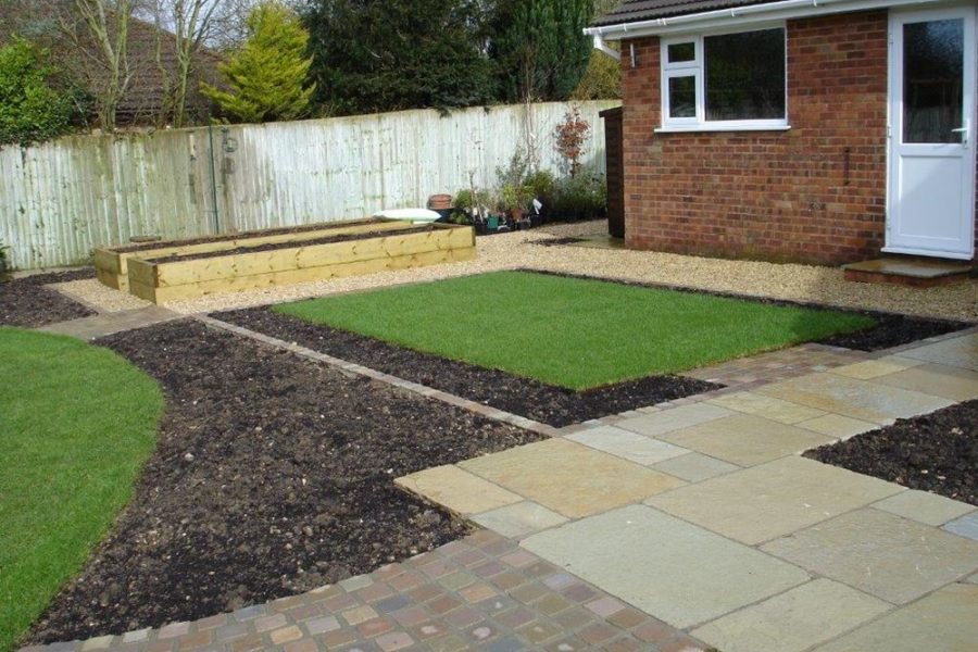 As you can see, the hard landscaping is now all finished...